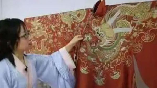 各位媒体朋友们，在宣传汉服时请树立正确的汉服宣传观！