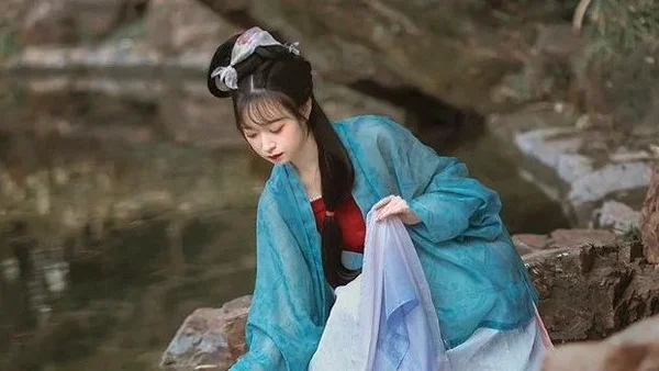 汉服仕女 | 吴溪浣纱女，不用朱粉施