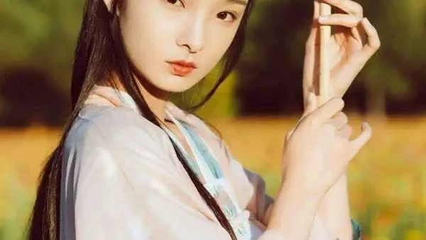 汉服容易成「梅菜干」？平时在衣柜里应该这么放！