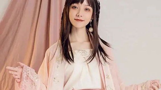 穿着舒适清爽的宋制汉服（各价位皆有）