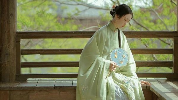 青梅绿|此去柳花如梦里，向来烟月是愁端