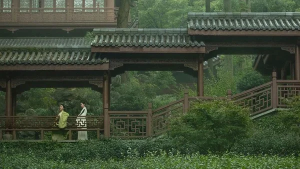 穿汉服游赏中国｜杭州灵隐寺