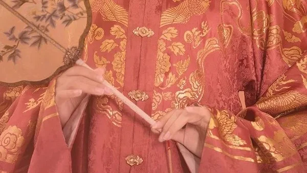 汉服复兴，是一期一会的珍贵和遗憾 | 重寻“失落”文化
