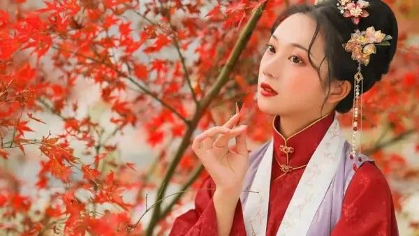 枫叶红了汉服怎么拍？一定要看看这篇拍照干货~