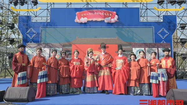 众多汉服大咖集结洋湖水街，打卡“新国潮汉服文化节”，偶遇“汉服奶奶”