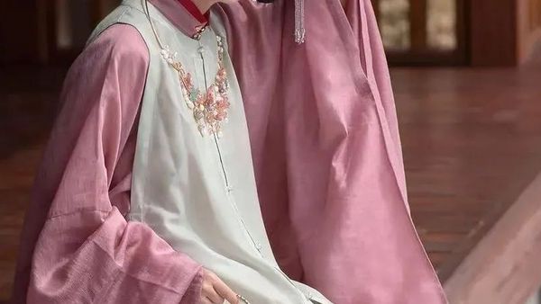 冬天穿汉服臃肿？怕你是不知道还有这神仙搭配