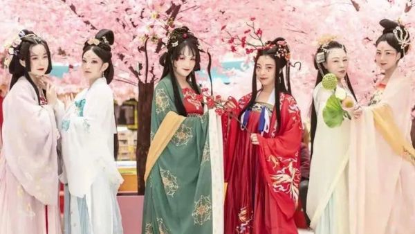 羽裳华服汉衣秀典—丹尼斯CBD百货汉服文化汇演