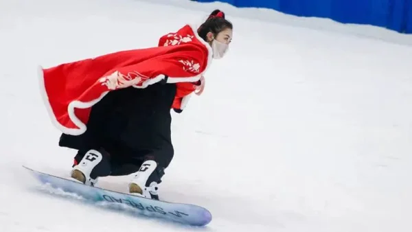穿汉服滑雪很美，但有关安全方面的问题还是需要注意