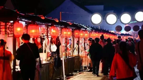 西塘汉服集市特辑 | 奇珍共欣赏，异宝相与析