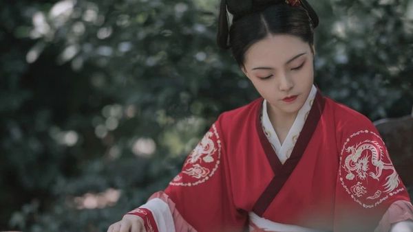 返图写真｜向你抛来一枚晋制的小姐姐！