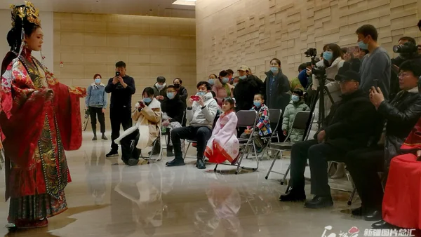 熠熠迎春汉服秀，国风汉服雅韵美！