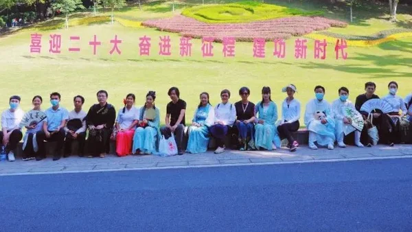 活动报导｜一大早起来去爬山：白云山登高聚会