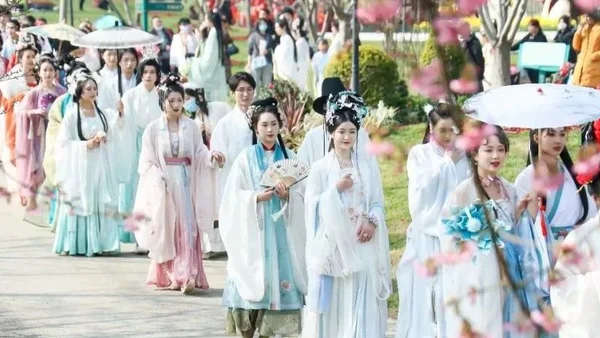 本周穿汉服免费入园：2023年春季多地景点开展穿汉服免费入园活动（二）