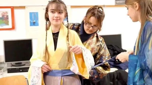汉服海外大揭秘：汉服之美无国界！