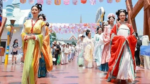 连国风古韵 赏汉服之美：第二届大连地铁e出行汉服出行文化节圆满举行