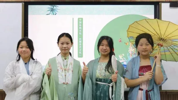 着汉服 习茶礼 传统文化进乡村课堂