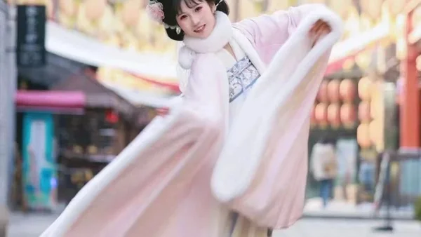 汉服复兴：传统与现代的交融