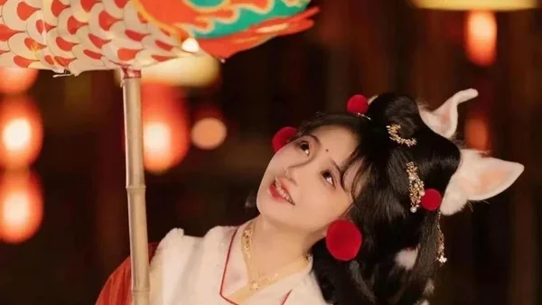 汉服热潮：一种文化现象的解读