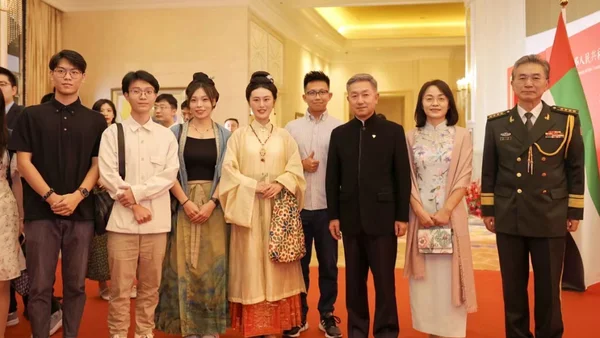 【校友风采】张思林：身着汉服，她向世界展示中国美