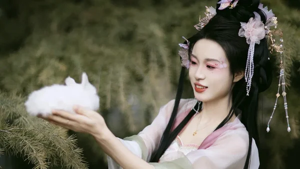 摄影约拍|像是百花撞了春风