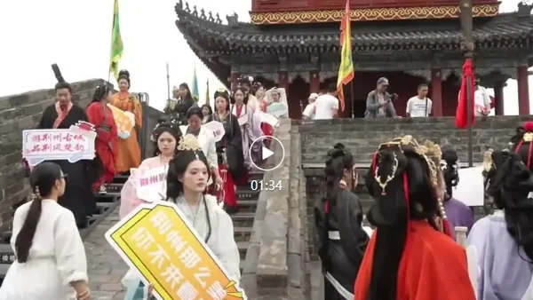 战国袍旅拍在荆州古城爆火：千年楚文化与现代国潮的完美碰撞​