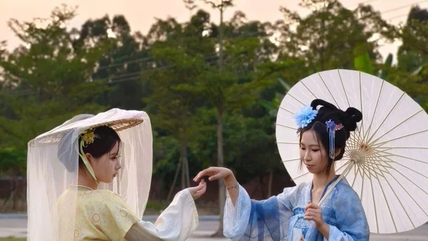 一衫承古韵，素人换新颜｜校园汉服改造活动回顾
