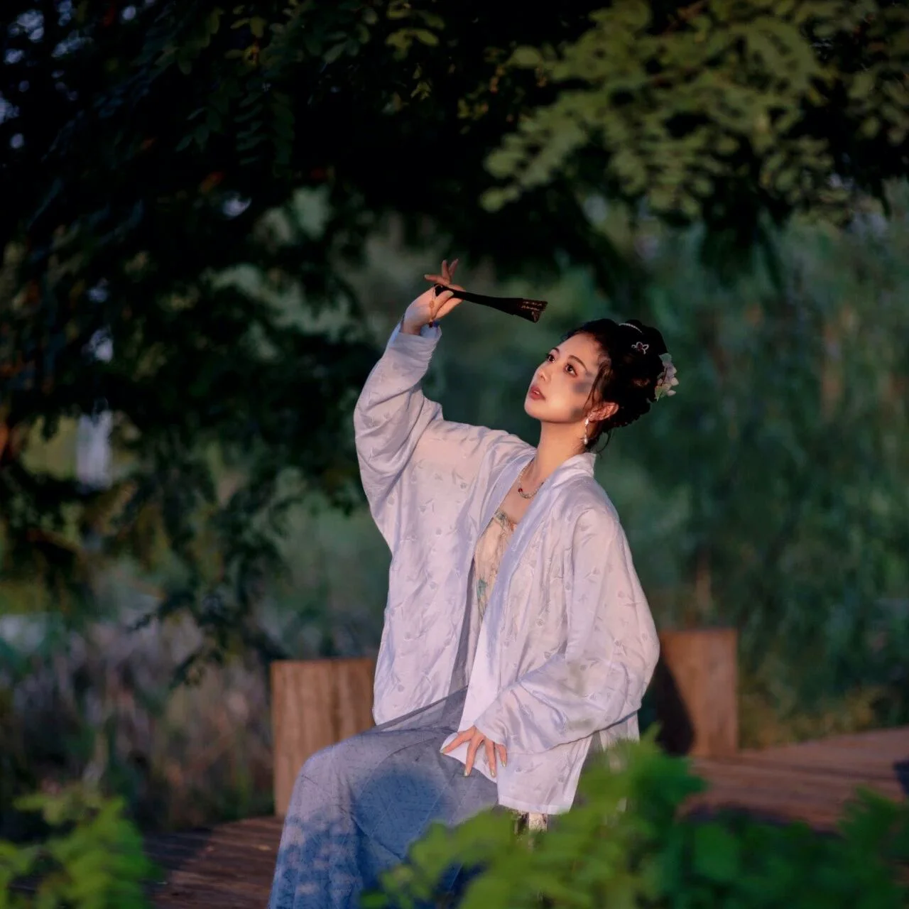 橘子味的黄昏｜夏日水岸汉服写真 第1帧