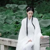 出淤泥而不染,濯清涟而不妖
