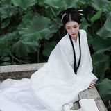 出淤泥而不染,濯清涟而不妖