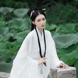出淤泥而不染,濯清涟而不妖