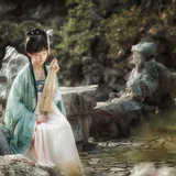 黛瓦裁云