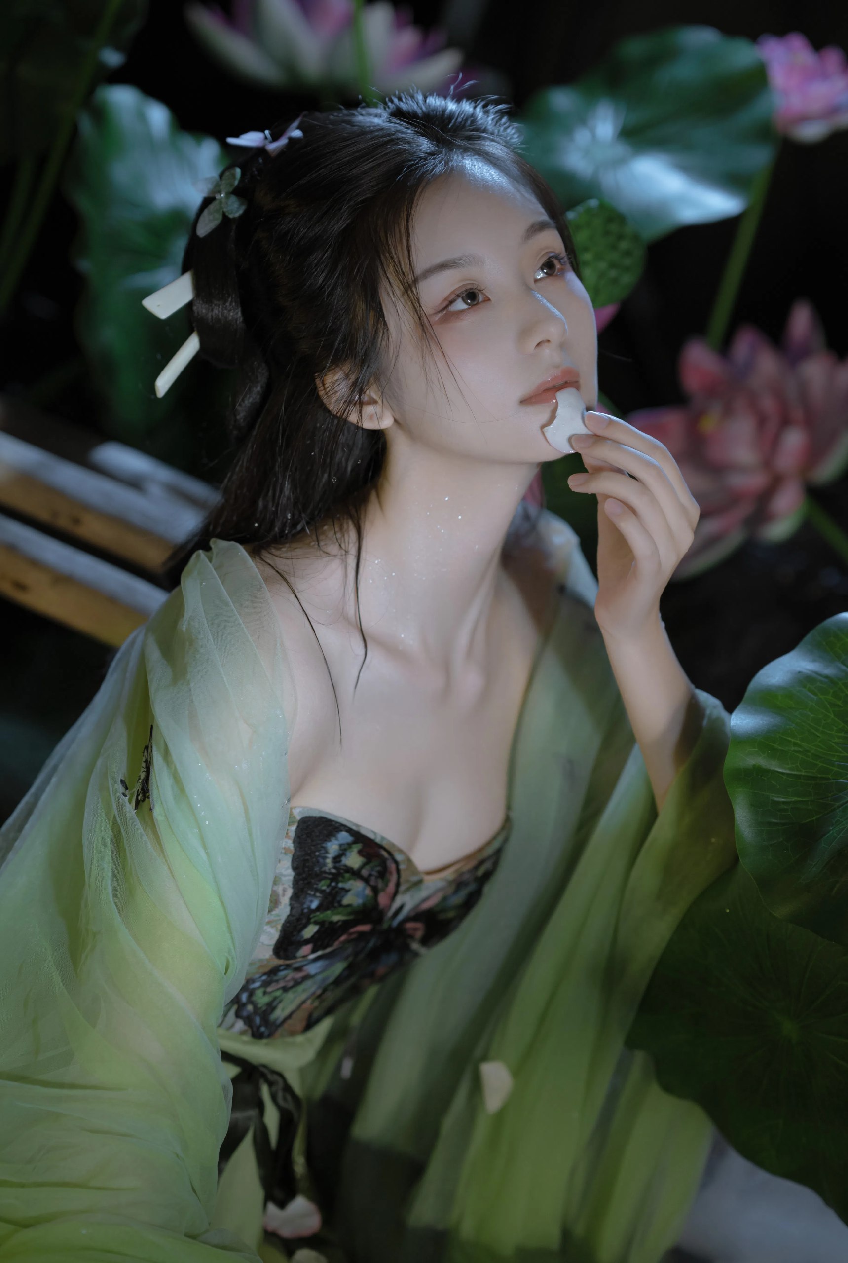 古装发簪细节特写｜绿腰束带汉服解析｜天工开物织染复刻