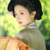 江湖路远，剑影相伴