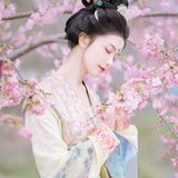 粉色唐装，春日最美风景