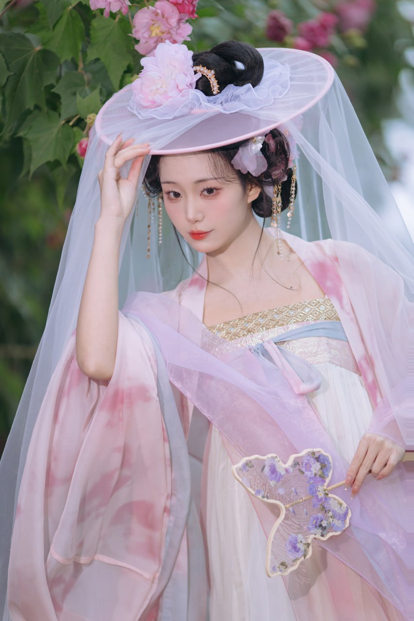 生于月光，长于清风