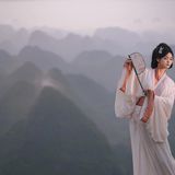 日出金光洒天际，豪情万丈震华夏