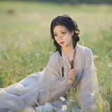 魏晋白衣坐花丛，田野雏菊伴清风