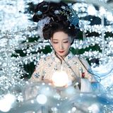 嫦娥仿妆｜银丝古建汉服写真