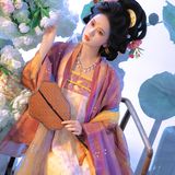雾起清池｜唐裙繁花汉服写真