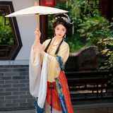 【汉服写真】梦回红楼：小姐裙裾翩跹，宛如绢中仙娥