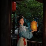 【汉服写真】清雅宋制造型客片：一袭素衣归宋韵，淡妆浓抹总相宜