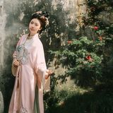 巧笑倩兮美目盼：汉服仕女入画图，眉目里的诗经风雅