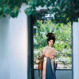 姑苏藏宋韵：宋制汉服漫步园林，衣袂拂过千年丹青