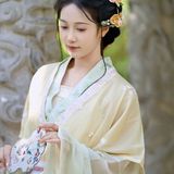 佳人入画来：汉服写真里的眉目流转，一帧一幅皆丹青
