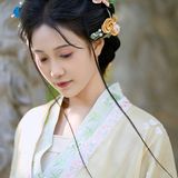 佳人入画来：汉服写真里的眉目流转，一帧一幅皆丹青
