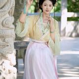 佳人入画来：汉服写真里的眉目流转，一帧一幅皆丹青