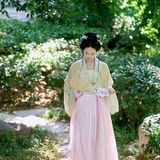 佳人入画来：汉服写真里的眉目流转，一帧一幅皆丹青