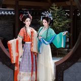 【汉服写真】双姝沐禧：高定小神仙同游，一袭罗衣并立春风里