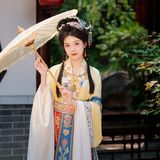 【汉服写真】梦回红楼：小姐裙裾翩跹，宛如绢中仙娥