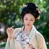 佳人入画来：汉服写真里的眉目流转，一帧一幅皆丹青